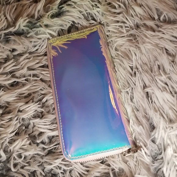 Holographic Wallet - Picture 4 of 15